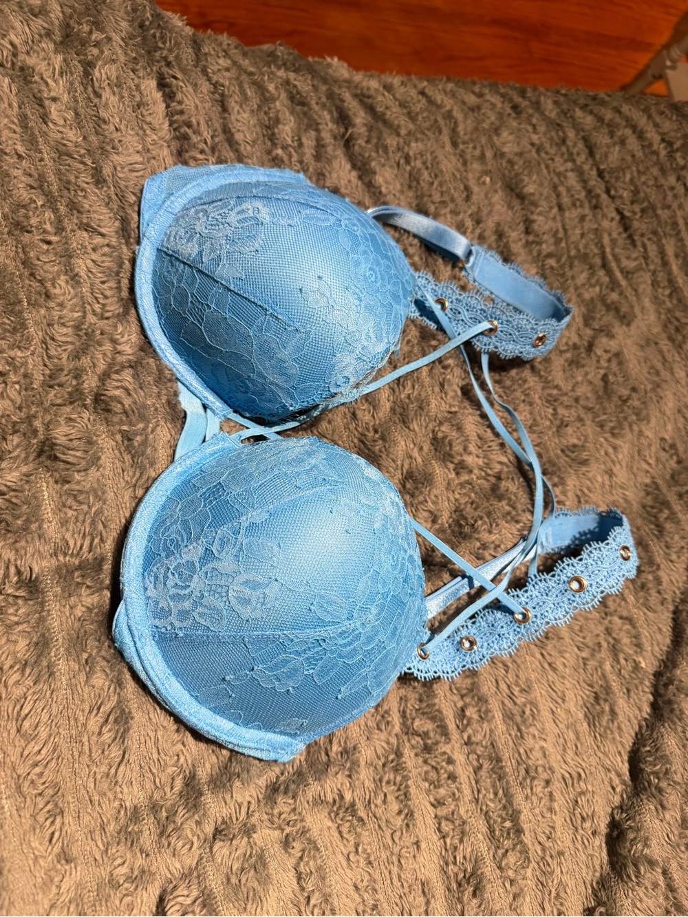 Victoria's Secret Light Blue Lace Push-Up Bra with Strappy Detail